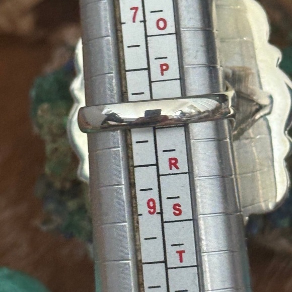 Kingman turquoise cluster statement sterling silver ring - Picture 10 of 10